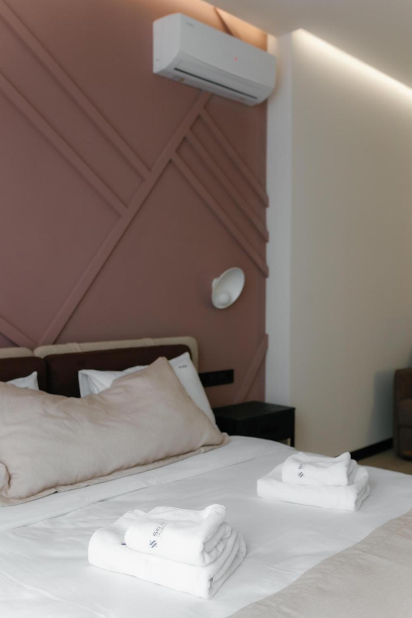 Select Hotel Lviv Exterior photo