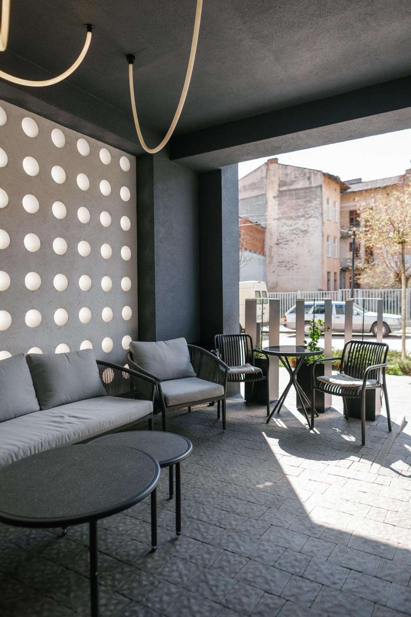Select Hotel Lviv Exterior photo