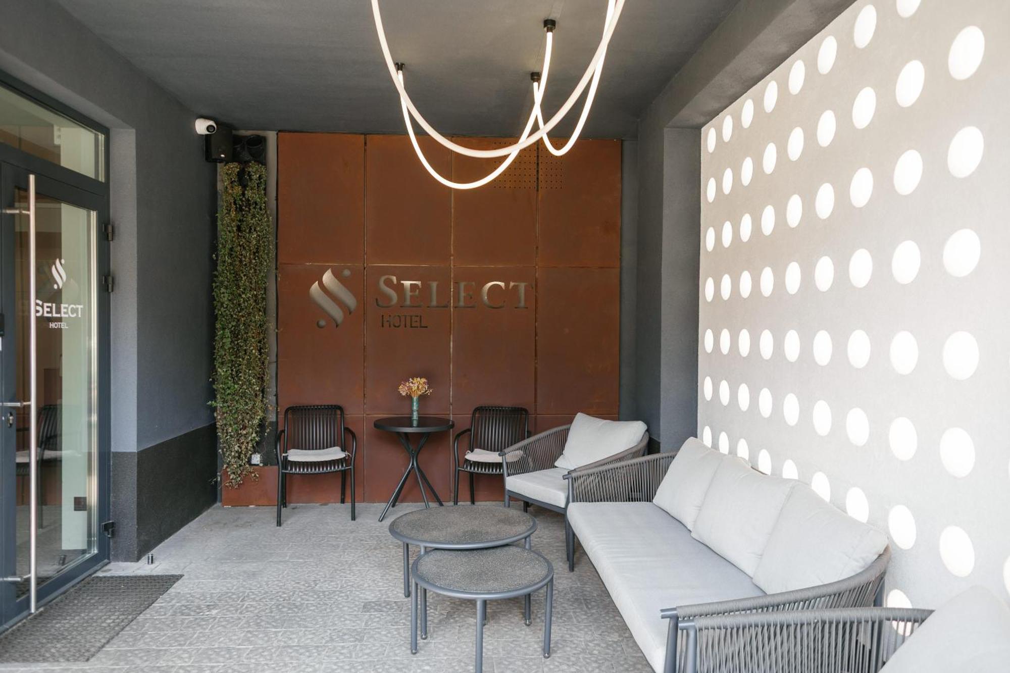 Select Hotel Lviv Exterior photo